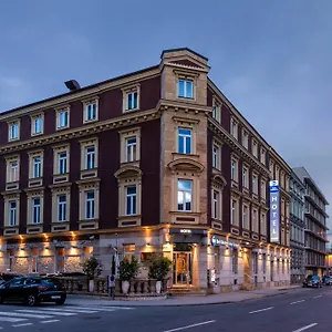 Western Strasser Hotel